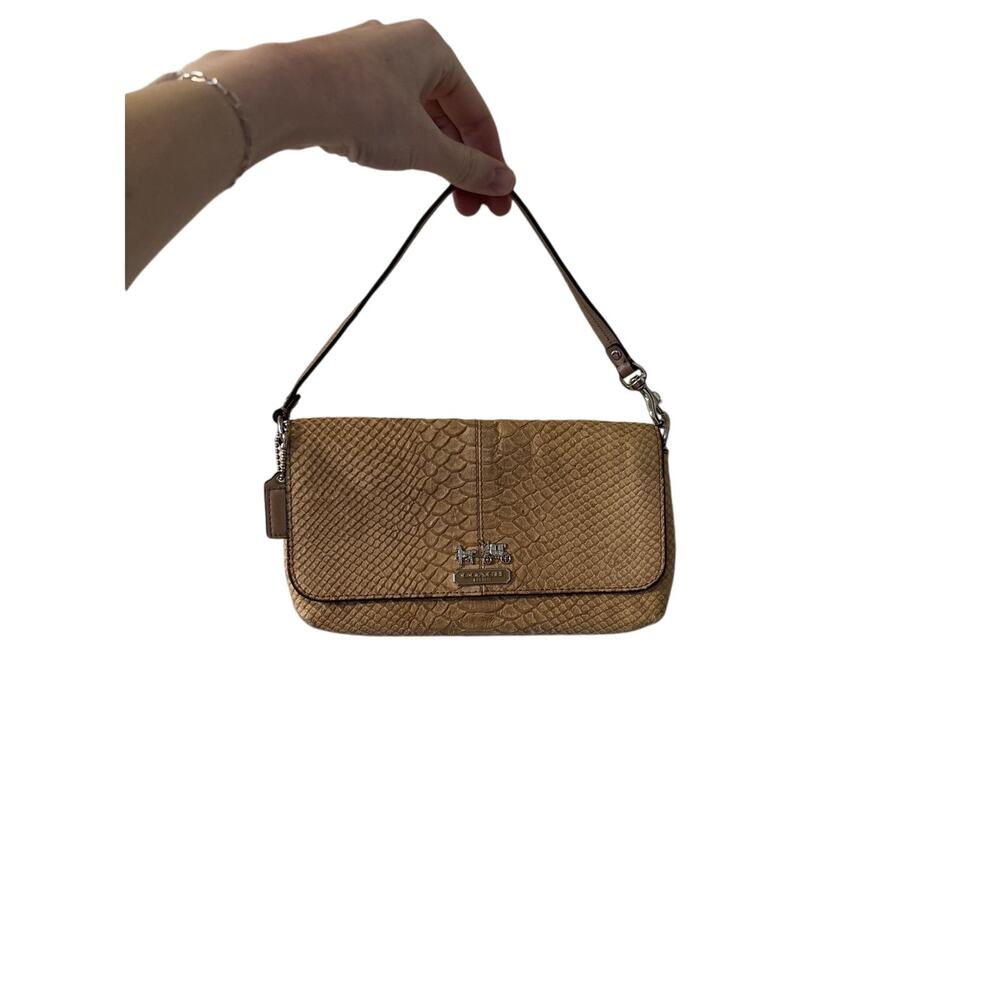 Coach Alligator Skin Clutch/ Wristlet w removable strap from 2008/9 Beige